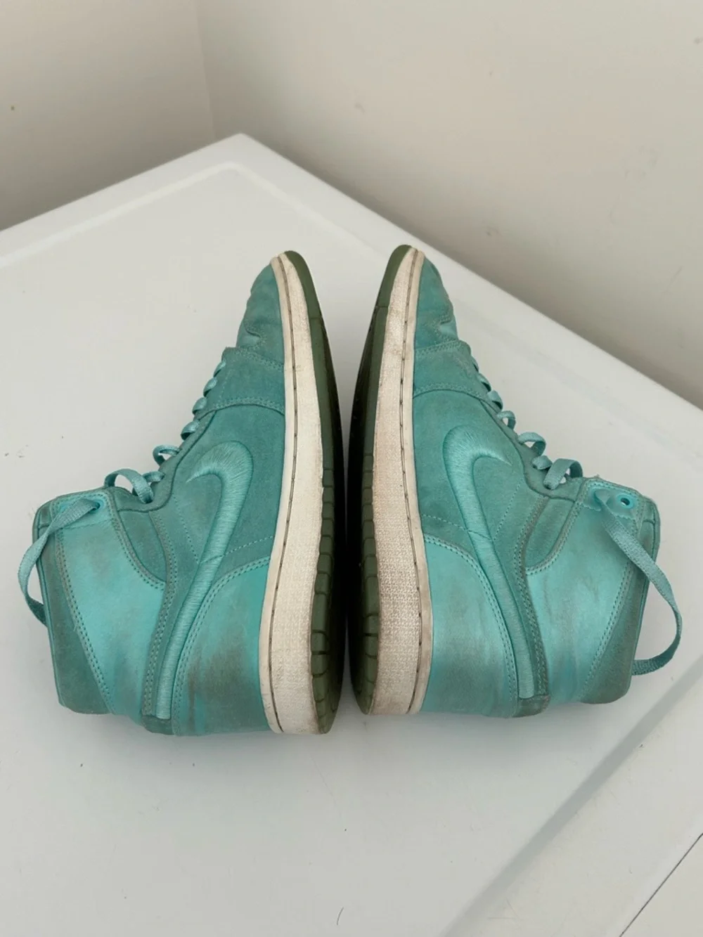 Nike Air Jordan Women’s 1 Retro High Soh  Light Aqua Size 8.5